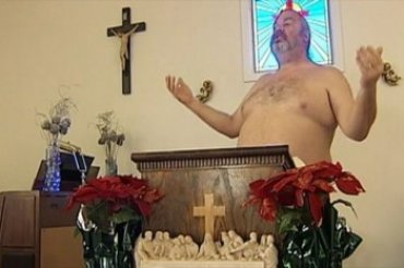 В США пастор разрешил прихожанам приходить в церковь голыми