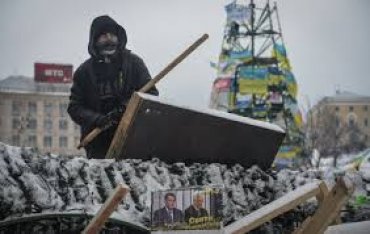 Прокуратура: закон об амнистии заработает после разбора баррикад и очистки Майдана