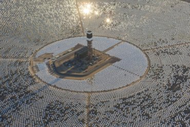 В США была запущена крупнейшая в мире солнечная электростанция башенного типа