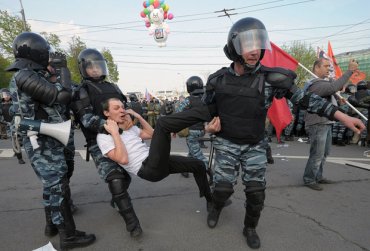 В России хотят наказывать за оскорбление патриотических чувств