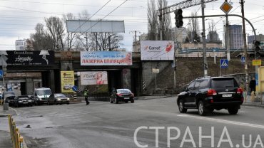 Для Турчинова перекрывают движение в центре Киева и перерисовывают разметку