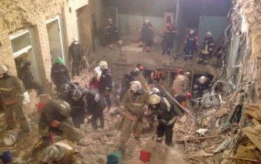 Под завалами дома в центре Киева погиб еще один человек