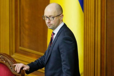 Яценюк возложил вину за нестабильность в стране на Порошенко