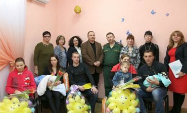 В Крыму новорожденным мальчикам торжественно вручают повестки в военкомат на 2032 год