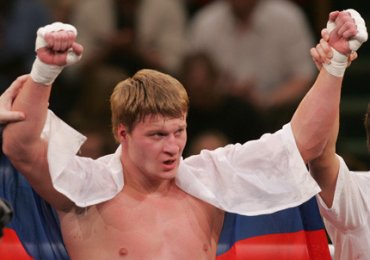 Российского боксера Поветкина исключили из рейтингов WBC