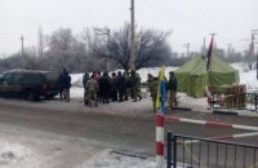 Участники блокады на Донбассе перекрыли еще одну трассу