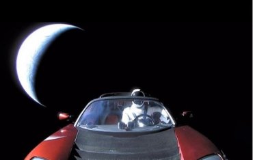 Ученый рассказал, что ожидает Tesla в космосе