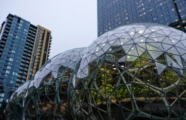 Amazon открыла уникальный сферический сад