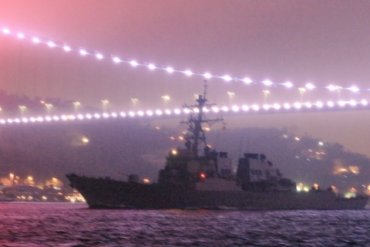 Два ракетных эсминца США вошли в Черное море