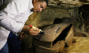 В Египте обнаружен новый некрополь с 40 саркофагами