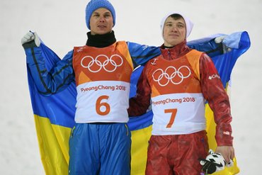 Украинский чемпион объяснил, зачем обнимался с россиянином