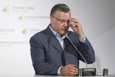 «Самый честный» Гриценко помогает Бродскому и Шуфричу контролировать рынок песка в Украине