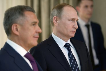 Песков рассказал о странных отношениях Путина и президента Татарстана