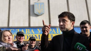 Зеленский все больше отрывается от Порошенко и Тимошенко