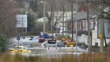 В Британии шторм Деннис вызвал рекордные затопления