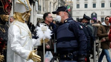 В Венеции из-за коронавируса отменили карнавал
