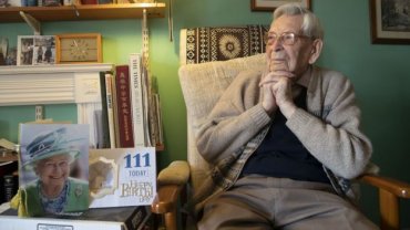 111-летний британец стал старейшим в мире человеком