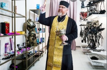 В РПЦ требуют закрыть секс-шопы из-за разврата