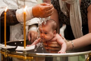 В США священник 20 лет неправильно крестил детей: все обряды признаны недействительными