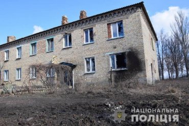 На Донбассе боевики обстреляли детсад: малыши с воспитателями прятались в подвале
