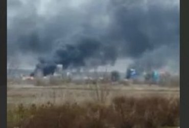 Украинские военные сожгли колонну вражеской бронетехники под Гостомелем