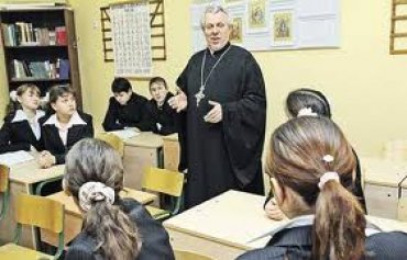 Большинство россиян – за религиозное воспитание детей