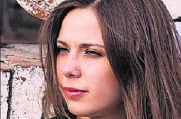 Девушка, не пустившая нардепа Колесниченко в самолет, стала героиней соцсети