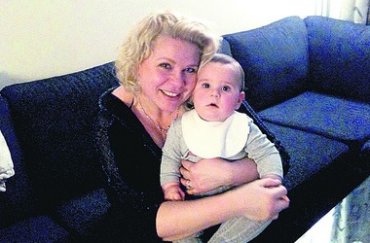 Украинская медсестра Каддафи сменила фамилию и родила сына