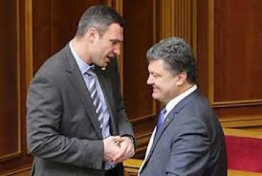 Порошенко уверенно обогнал Кличко в президентском рейтинге