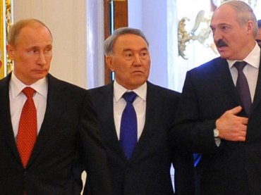 Лукашенко и Назарбаев отказались поддерживать Путина