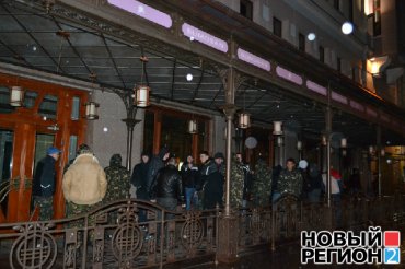 В Киеве пикетировали гостиницу агента Путина – российского олигарха Бабакова