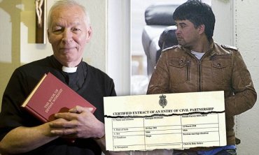 В Англии католический священник вступил в «однополый брак» с иммигрантом-мусульманином, чтобы помочь ему найти работу