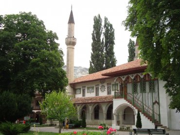 Крымские татары готовы предоставить мечети для богослужений УПЦ КП