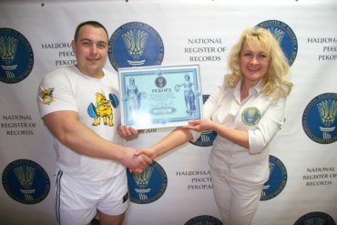Майор Нацгвардии установил рекорд Украины по отжиманию