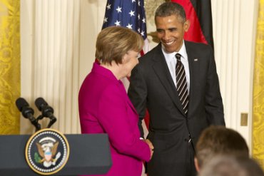 Меркель убедила Обаму не давать оружия Киеву