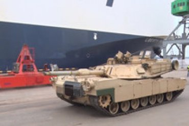 В Латвию прибыли американские танки