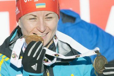 Звезда украинского биатлона стала чемпионкой мира