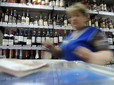 Россияне стали меньше есть, но не готовы отказаться от алкоголя