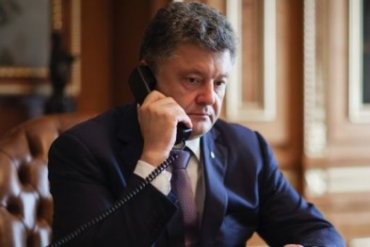 На переговорах в Минске Порошенко постоянно звонил Коломойскому, – российские СМИ