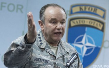 Командующий НАТО предложил помочь Украине вооружением