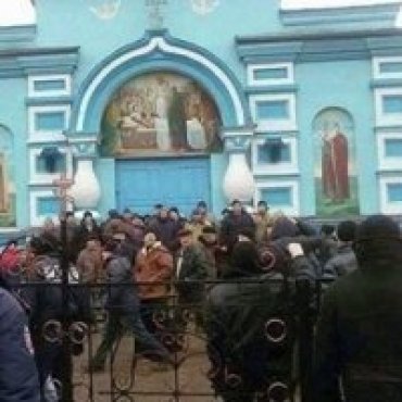 В Украине в Ровненской области суд продлил арест спорного храма