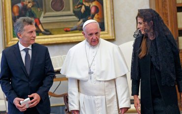 Папа Франциск изменил правила встреч с разведенными католиками