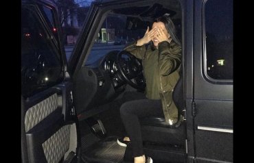 Любовница прокурора АТО хвастается в соцсетях шикарными авто