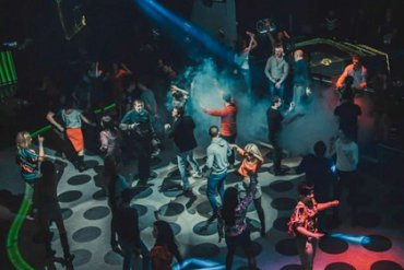 Вечеринка в ночном клубе в ДНР вызвала возмущение в соцсетях