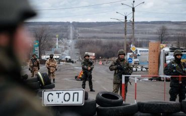 Организаторы блокады Донбасса кладут на рельсы бабушек, – российские СМИ