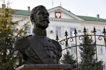 РПЦ не обнаружила, что бюст Николая II мироточит