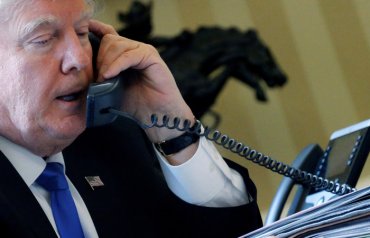 Конгресс США потребовал доказательств «прослушки» телефона Трампа