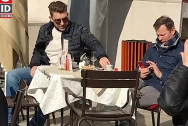 Ляшко отдыхал с молодым парнем в романтическом кафе Вены