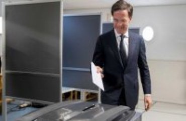 На выборах в Нидерландах побеждает партия премьера Рютте