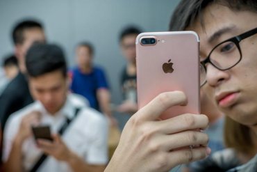 iPhone 8 получит загнутый экран, — Nikkei Asian Review